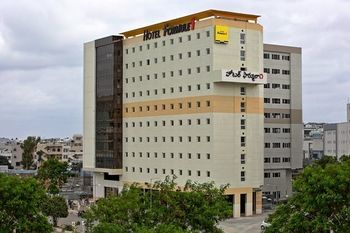 Express Hitec By Ihg 3*