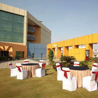 Hotel Fabexpress Tourist Plaza 3*
