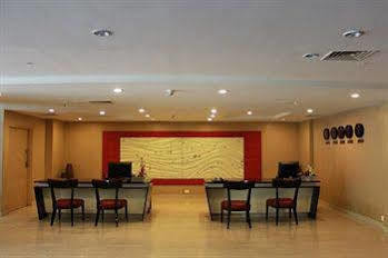 Hotel Fabexpress Tourist Plaza 3*