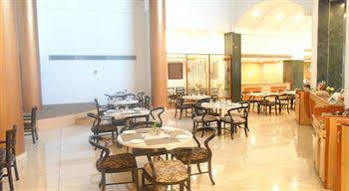 Hotel Fabexpress Tourist Plaza 3*