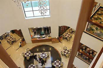 Hotel Fabexpress Tourist Plaza 3*