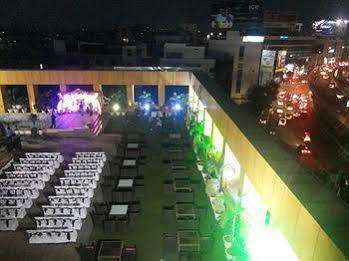 Hotel Fabexpress Tourist Plaza 3*