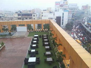 Hotel Fabexpress Tourist Plaza 3*