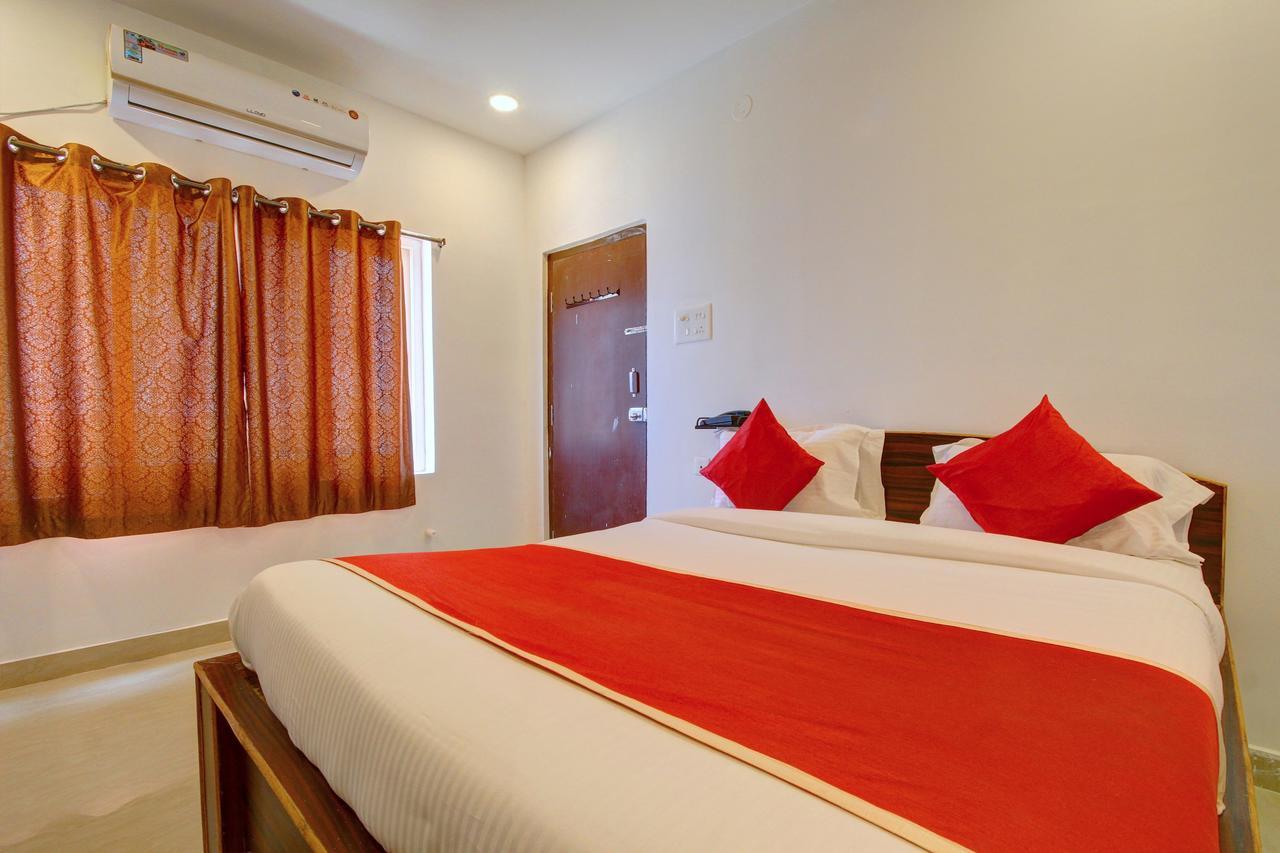 Hotel Oyo 11670 Vishnu Priya Residency 3*