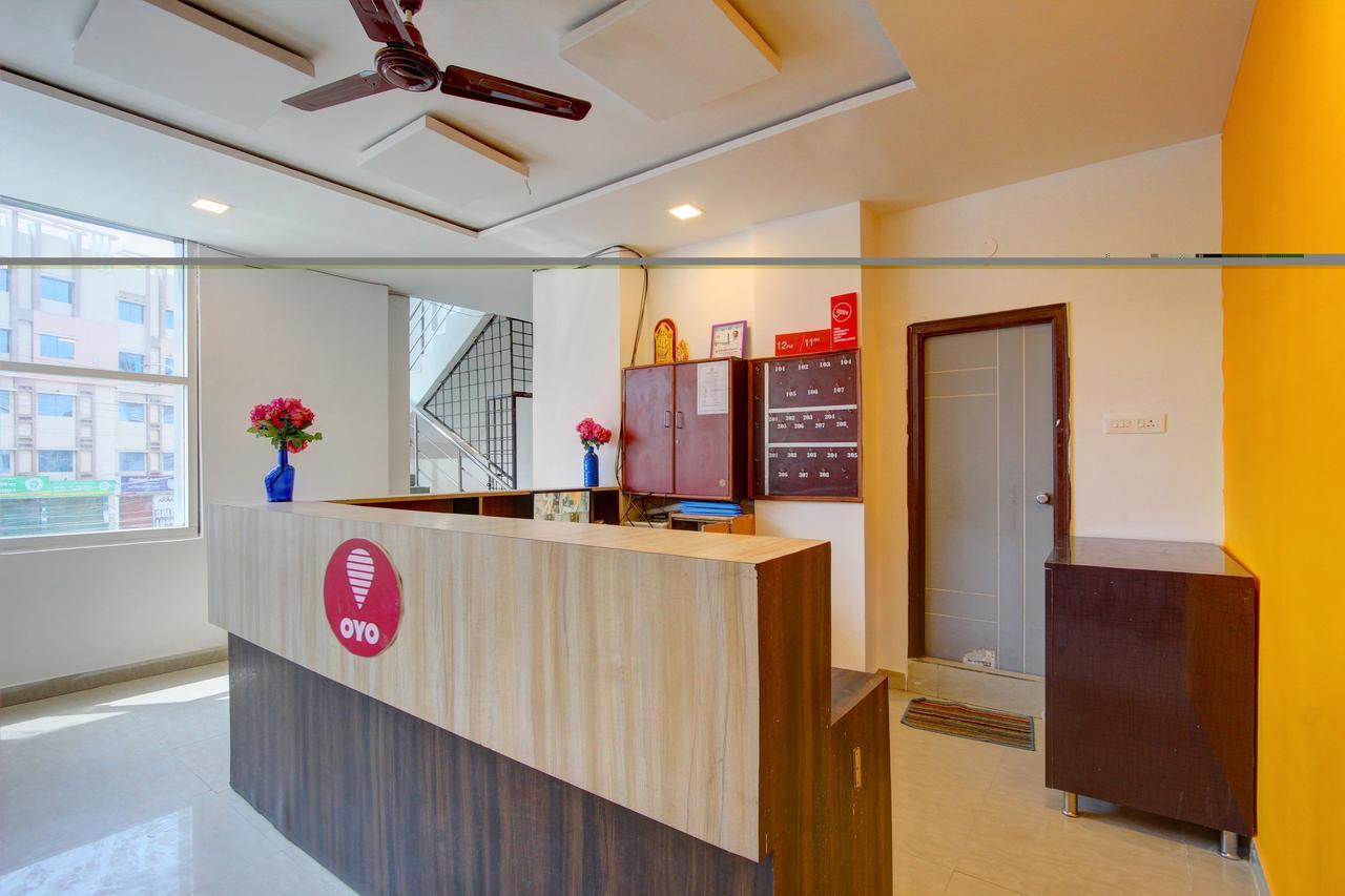 Hotel Oyo 11670 Vishnu Priya Residency 3*