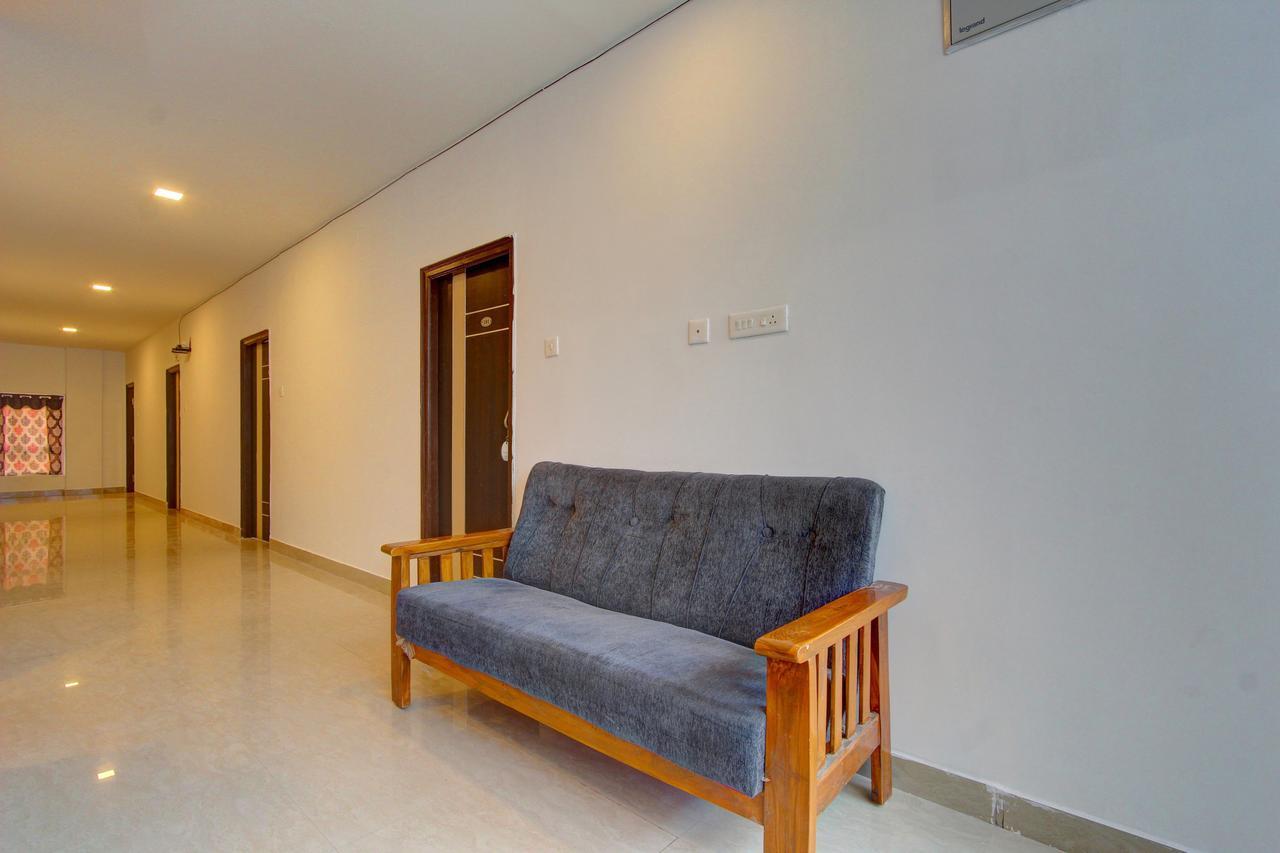 Oyo 11670 Vishnu Priya Residency 3* Hyderabad