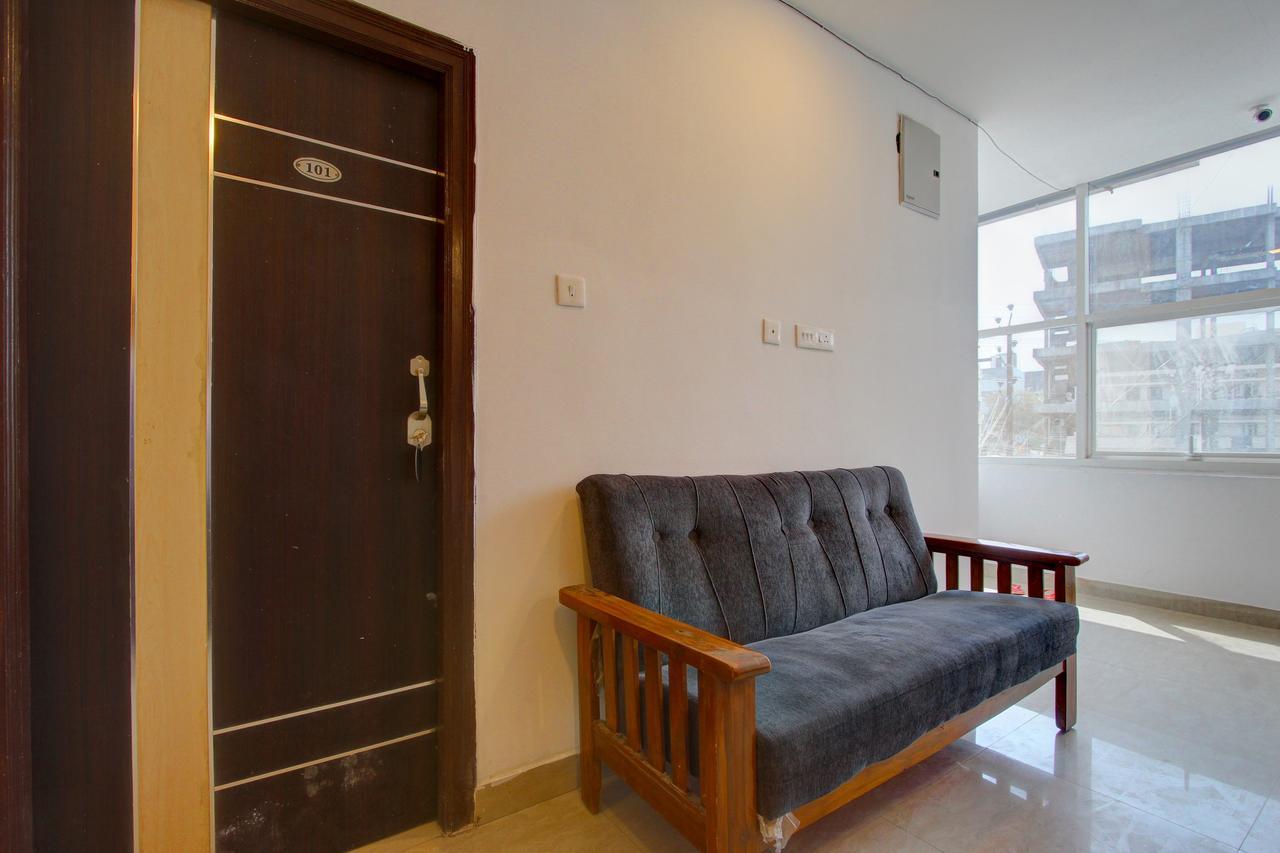 Hotel Oyo 11670 Vishnu Priya Residency 3*