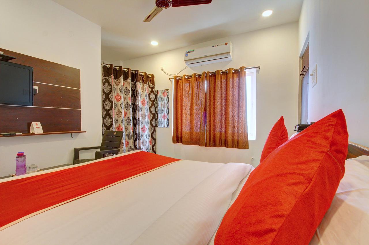 Oyo 11670 Vishnu Priya Residency 3* Hyderabad