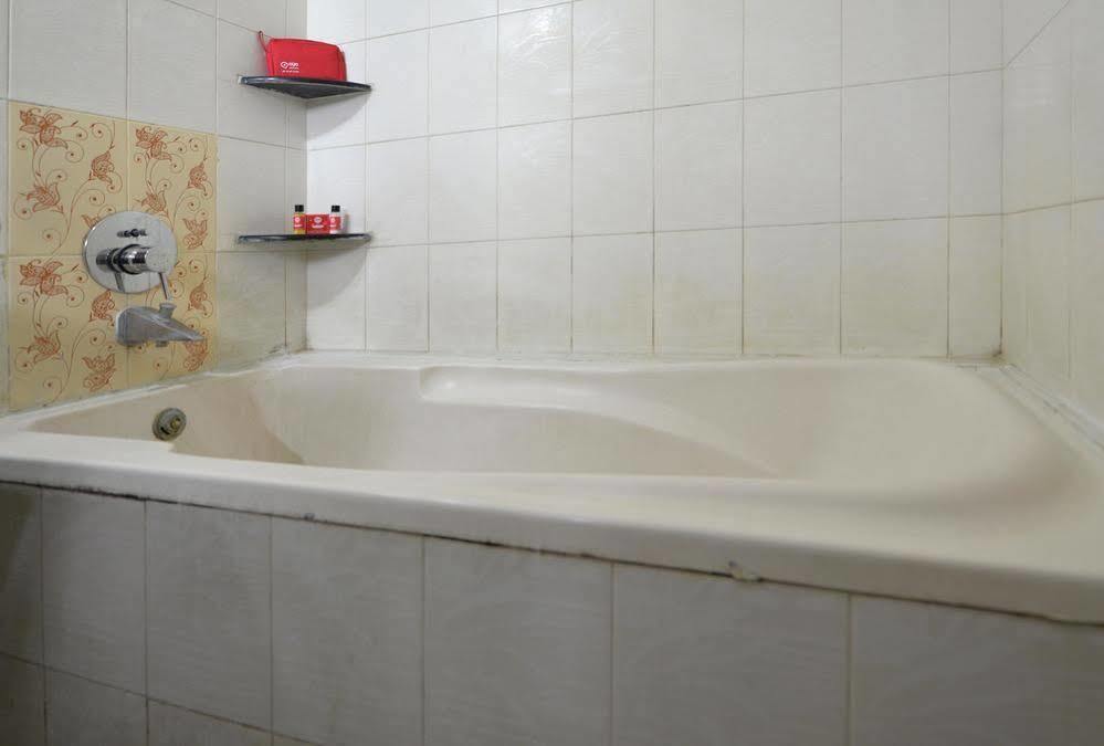 Hotel Oyo Durgam Cheruvu Madhapur Hyderabad