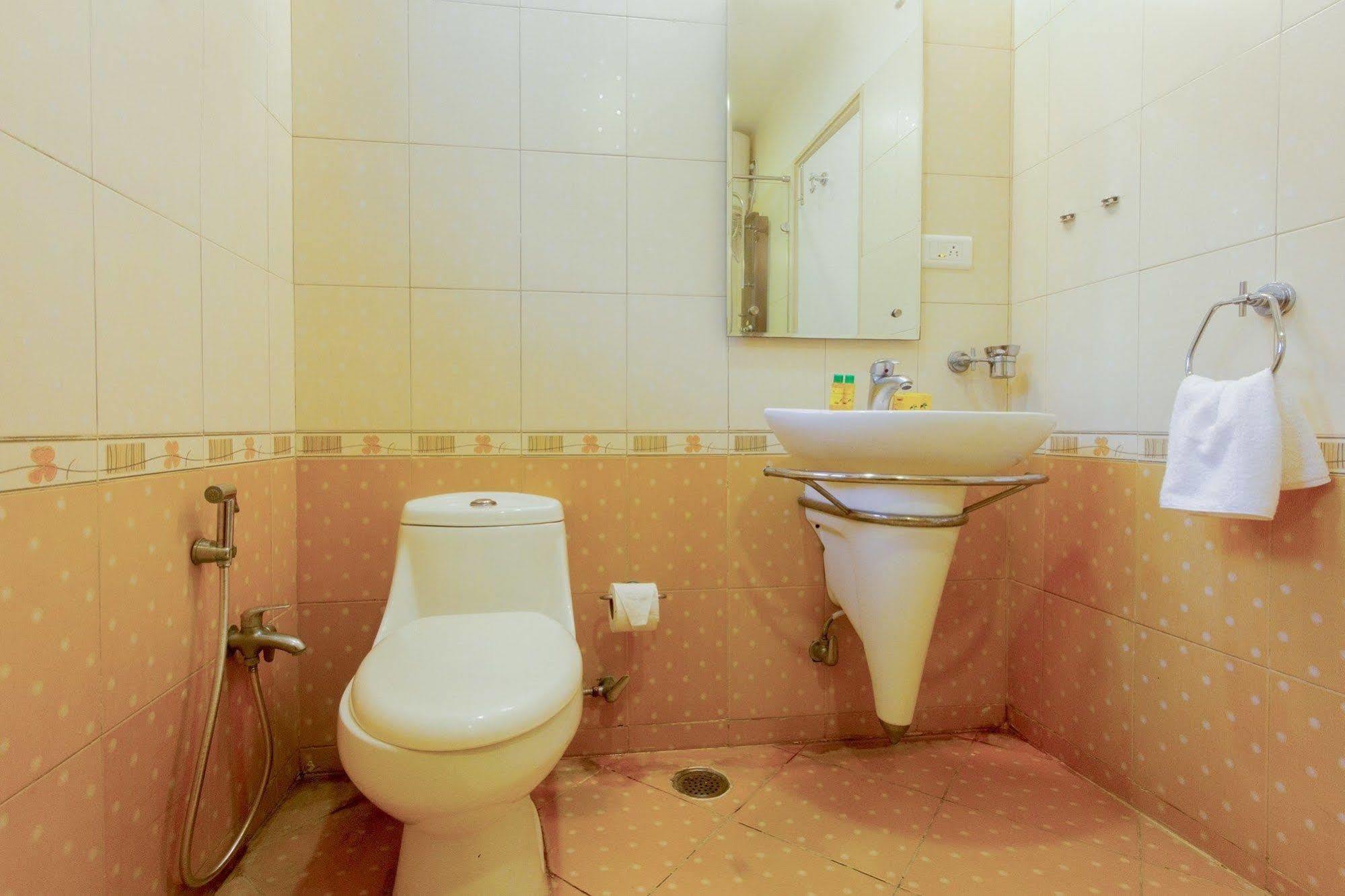Fabhotel Comfort Hitech 3*
