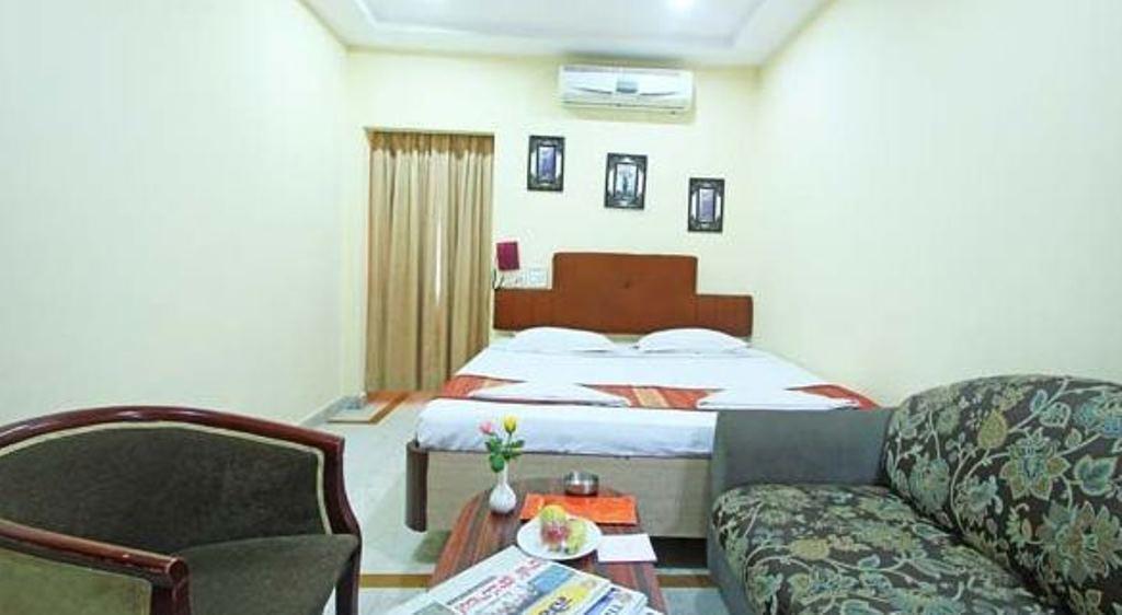 Savera Residency Hotel 2*