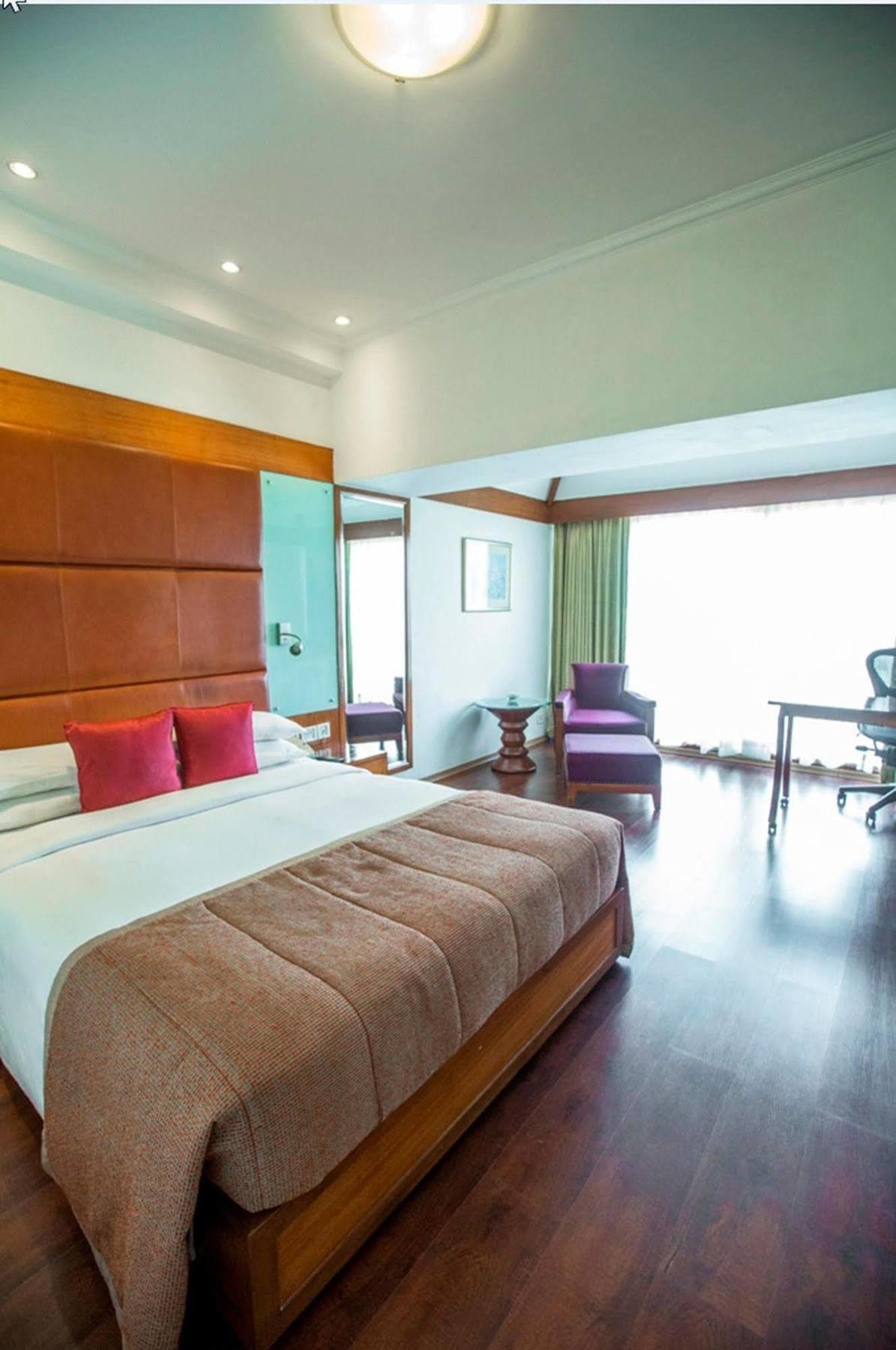 Hotel Taj Banjara Hyderabad