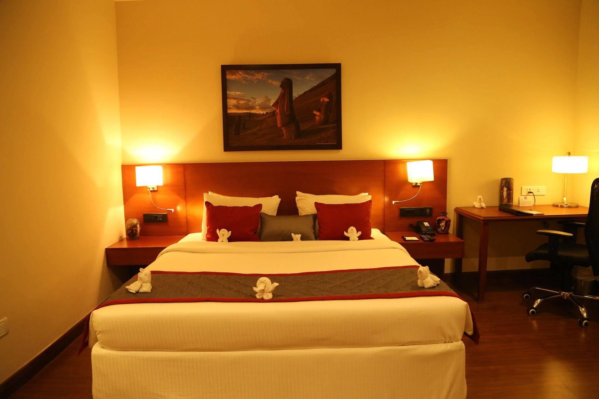 Hotel The Altruist Business Hitech