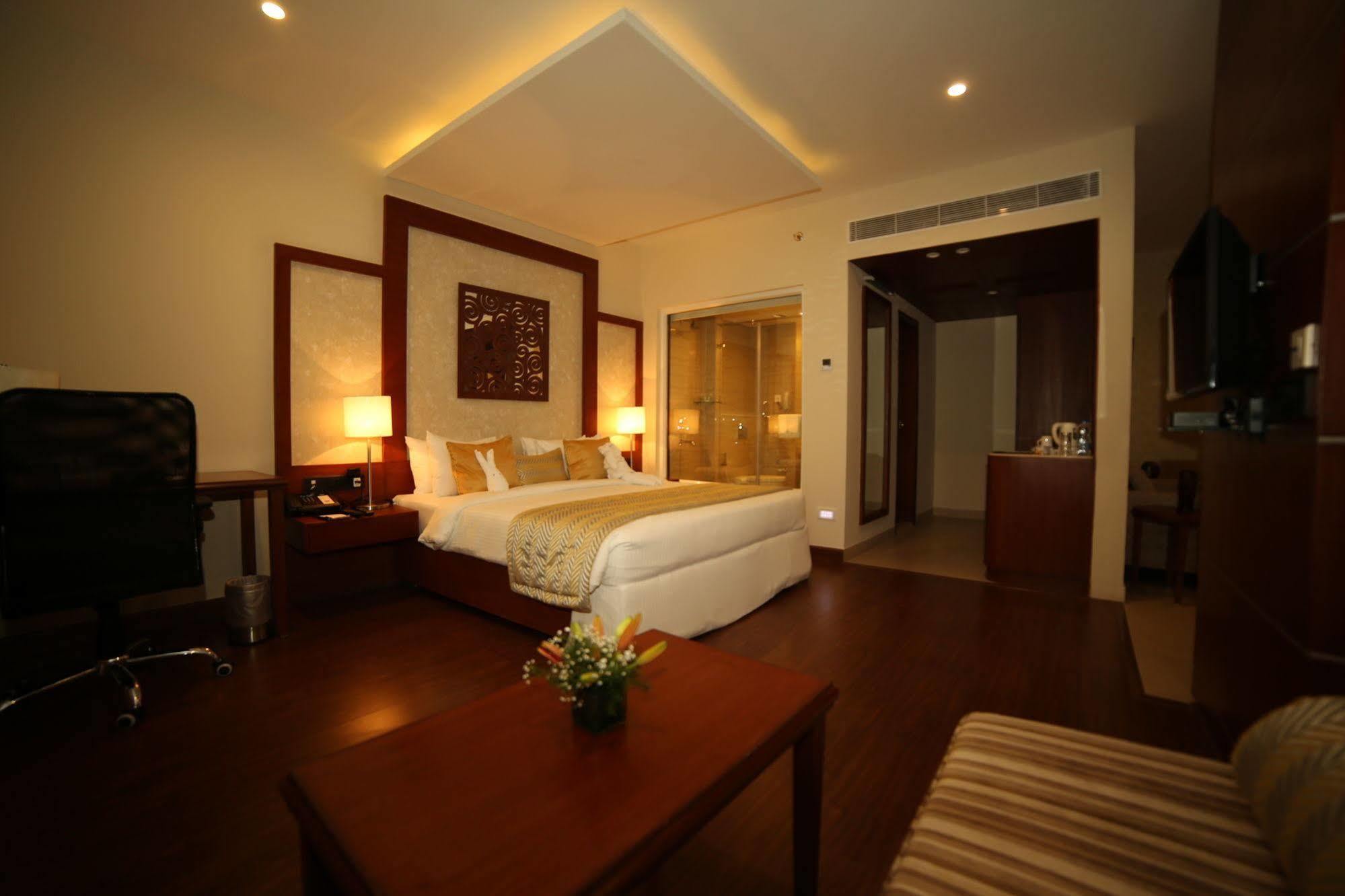 Hotel The Altruist Business Hitech 4*