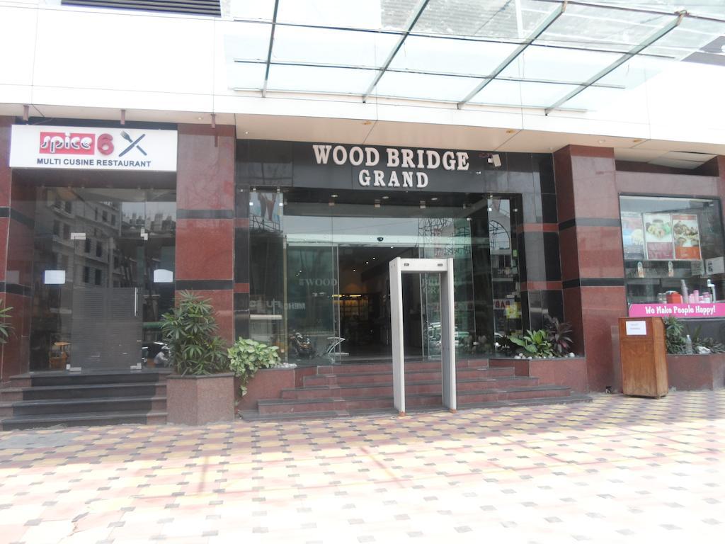 Woodbridge Grand 2*