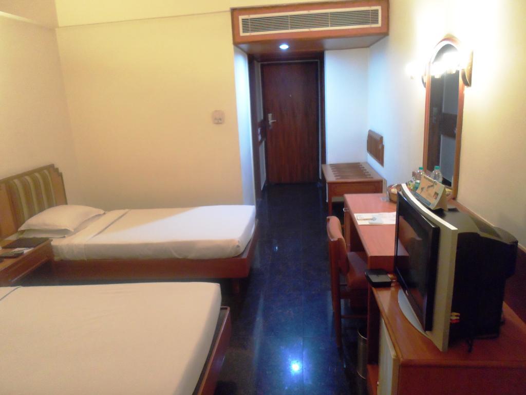 Hotel Pearl Regency 3*