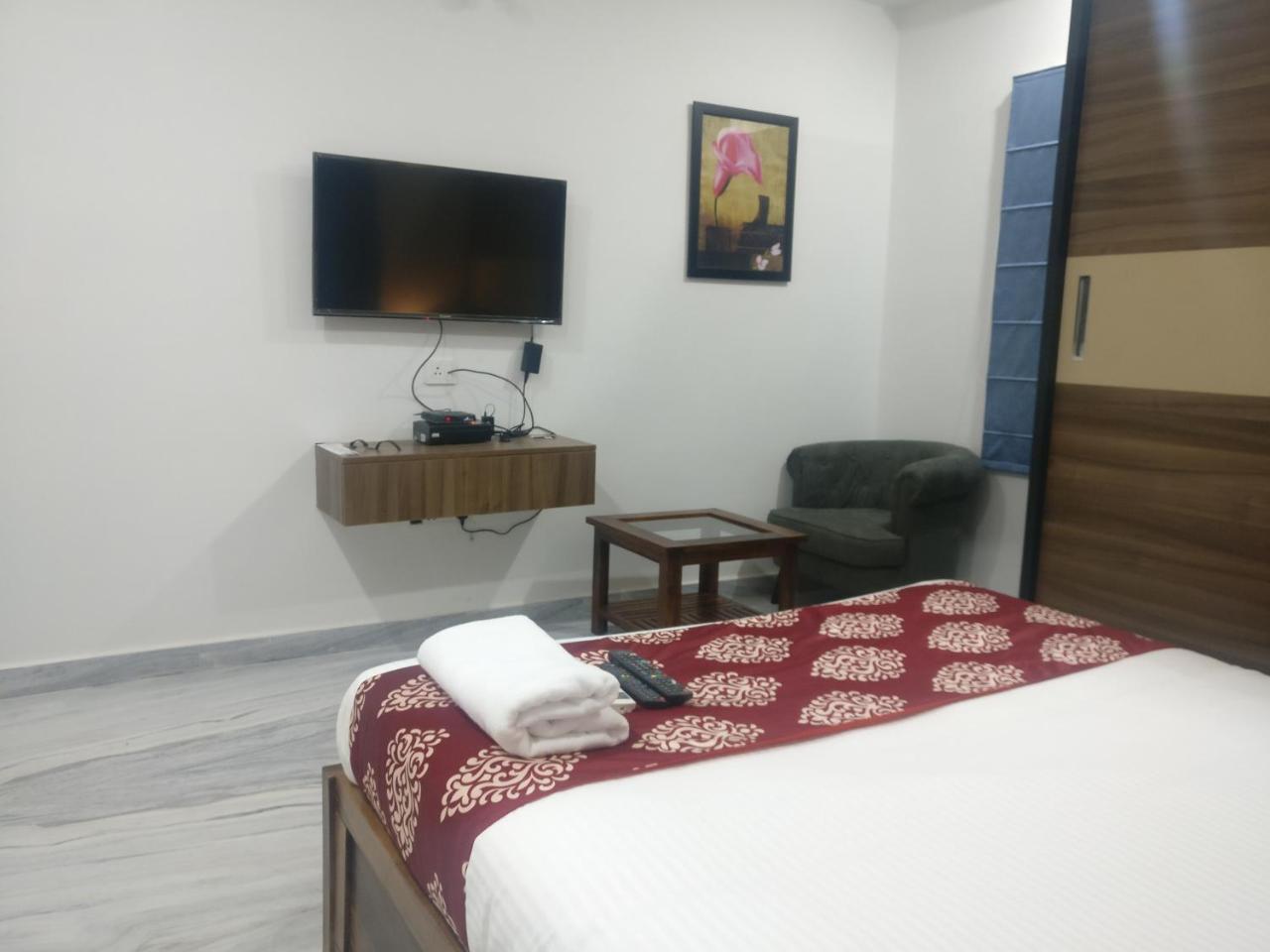 Bed & Breakfast Misty Hyderabad