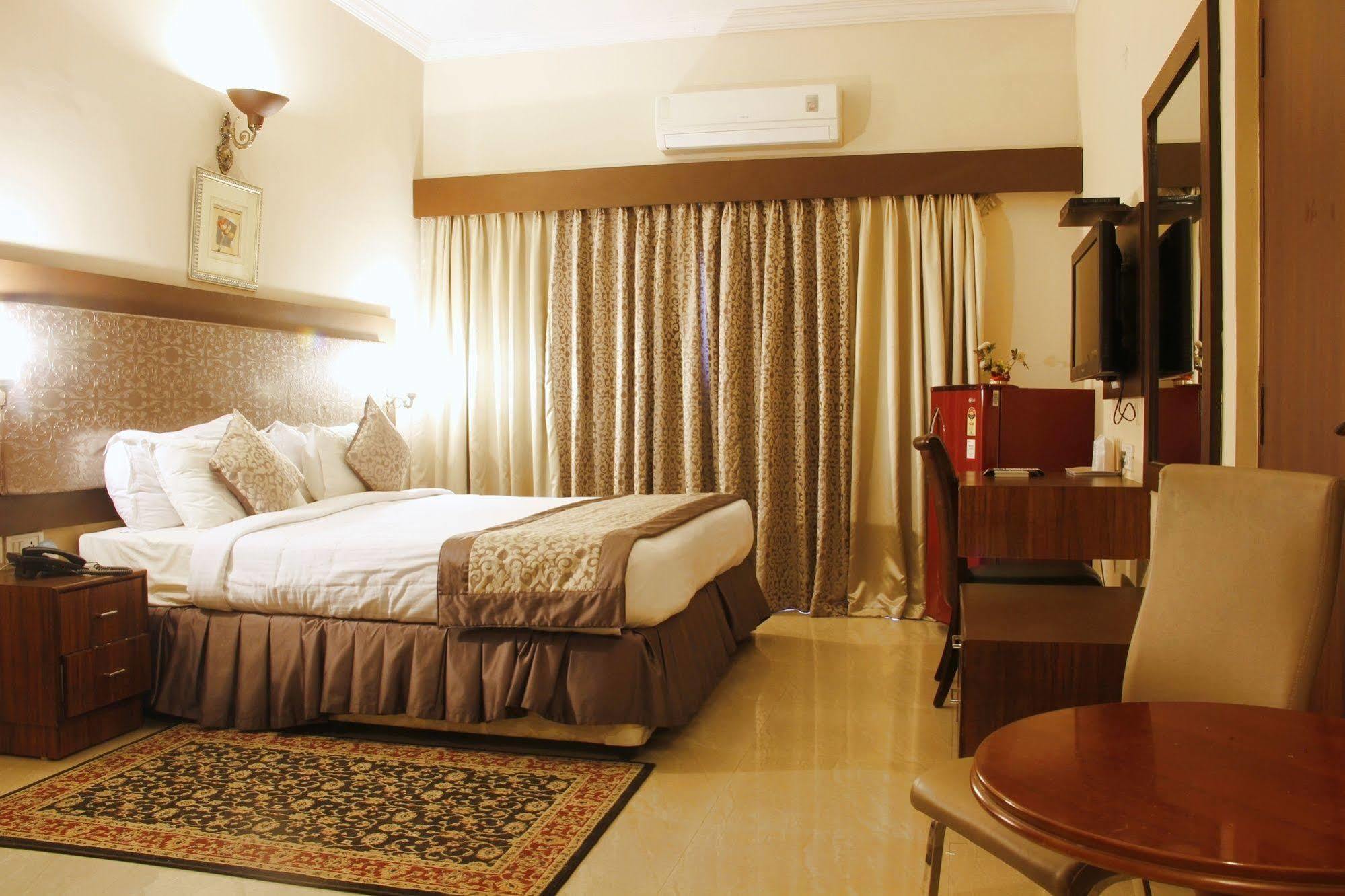 Genx Banjara Hill 1589 Hotel Hyderabad