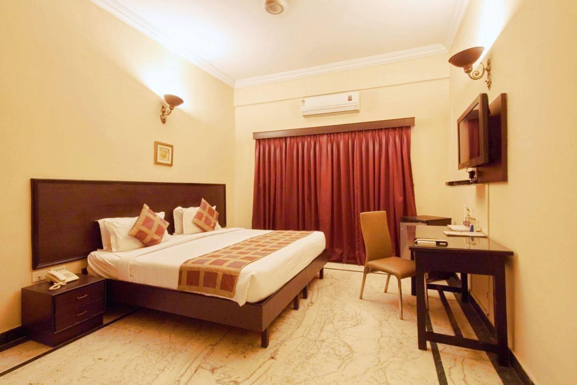 Hotel Genx Banjara Hill 1589