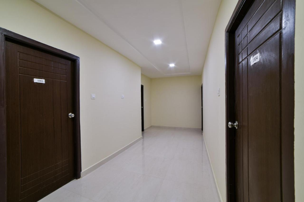 Hotel Oyo 16606 Iconic Living Hyderabad