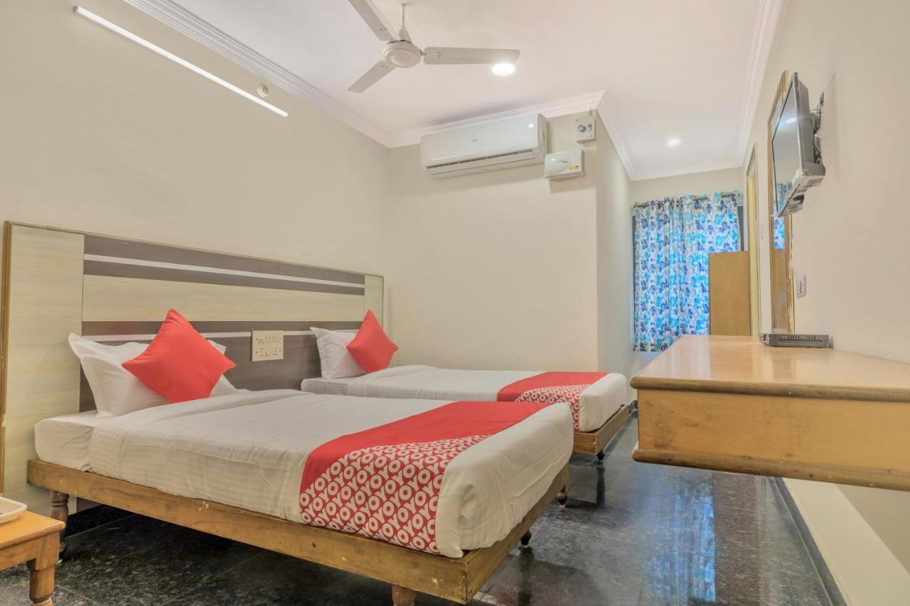 Oyo 11428 Krishna's Residency Hotel
