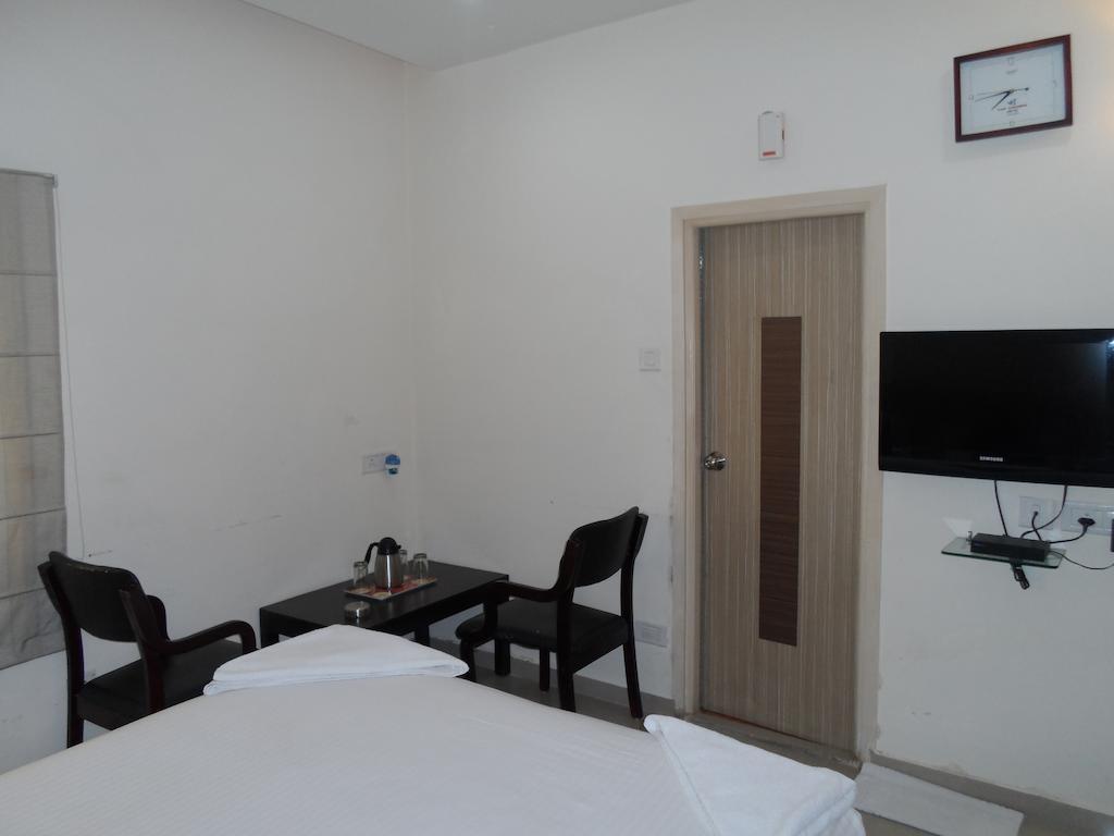 Hotel The Crown Hyderabad