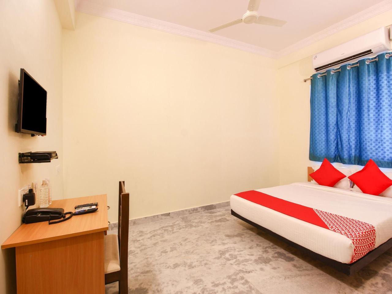 Oyo 15391 Flagship Mehdipatnam Hotel 3*
