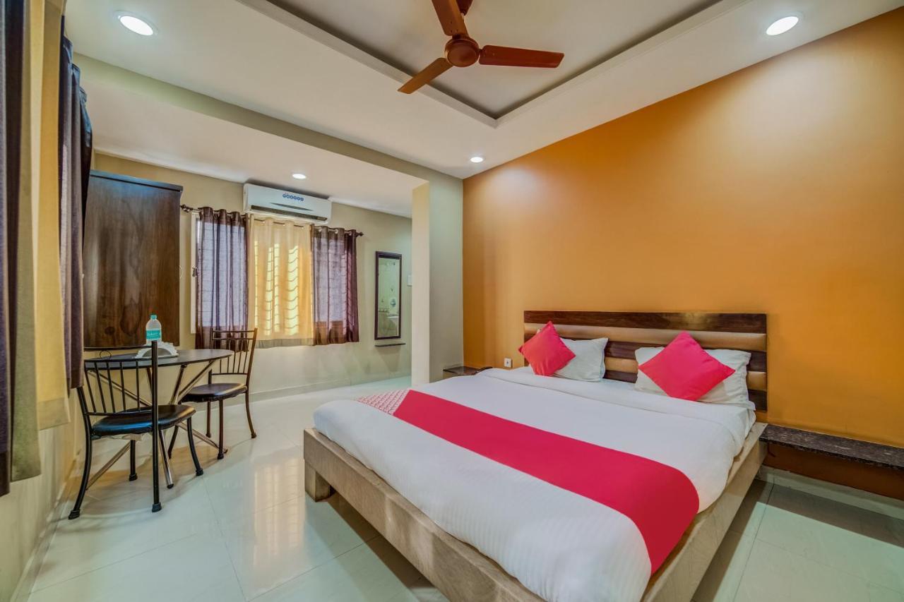 Oyo 18431 Celestee Grand Hotel