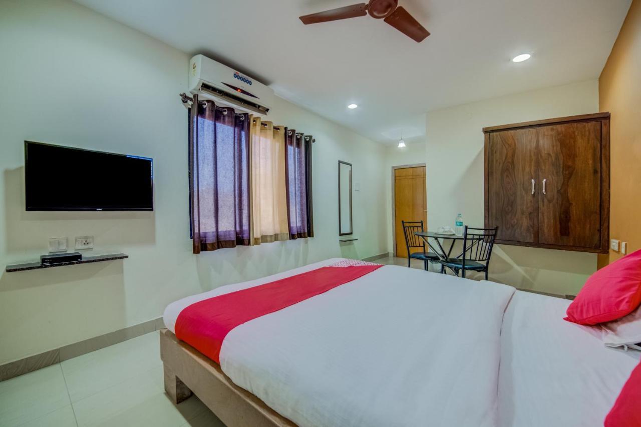 Oyo 18431 Celestee Grand Hotel