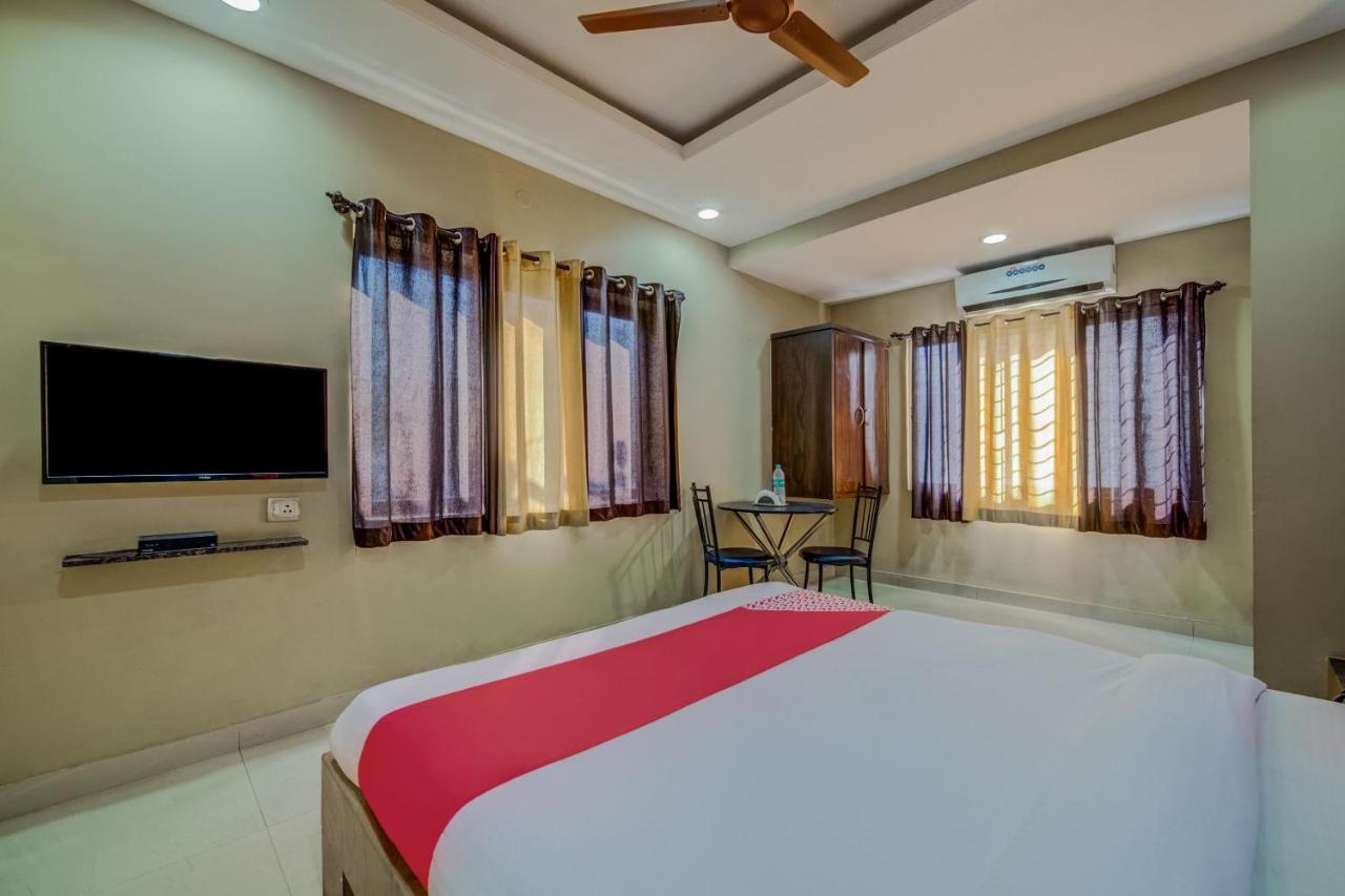 Hotel Oyo 18431 Celestee Grand