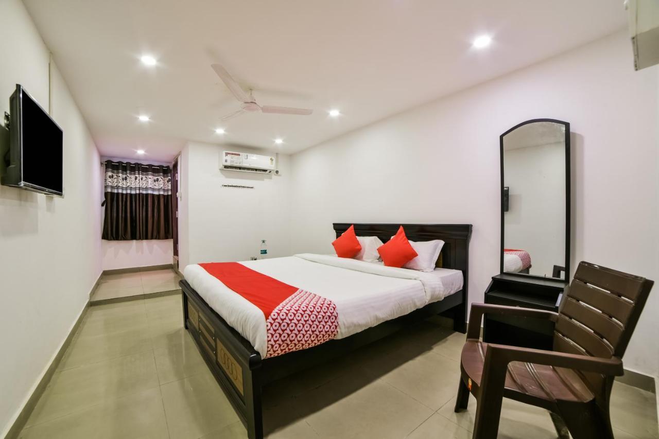 Hotel Oyo 13251 Three Castles Deluxe Hyderabad