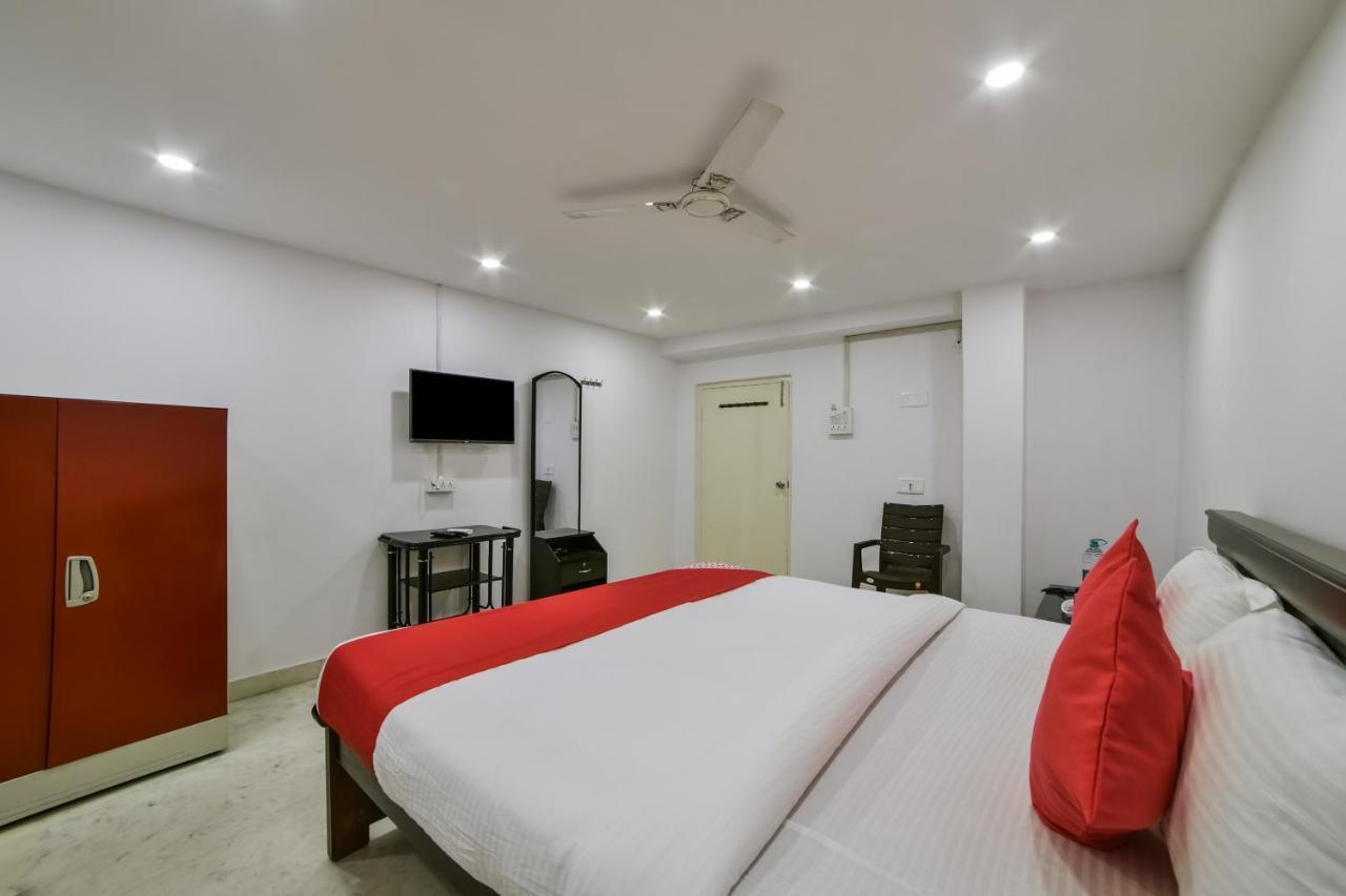 Oyo 13251 Three Castles Deluxe Hotel