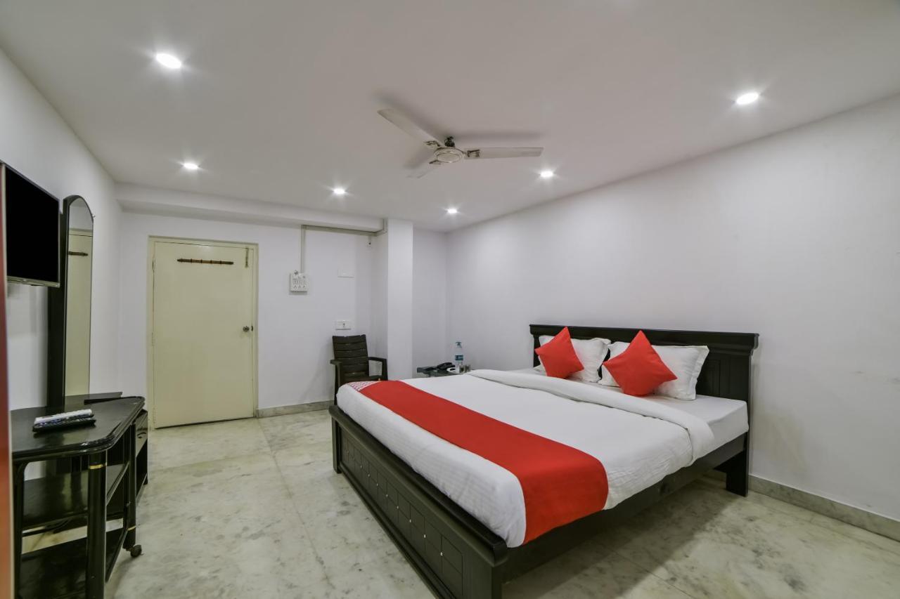 Oyo 13251 Three Castles Deluxe Hyderabad