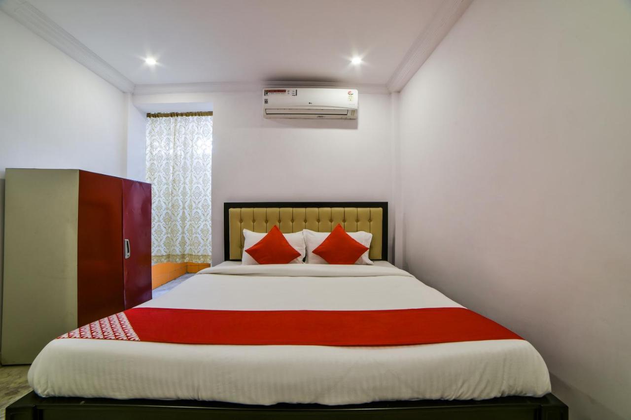 Hotel Oyo 13251 Three Castles Deluxe 3*