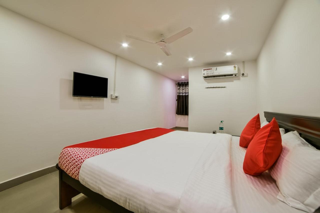 Oyo 13251 Three Castles Deluxe Hyderabad