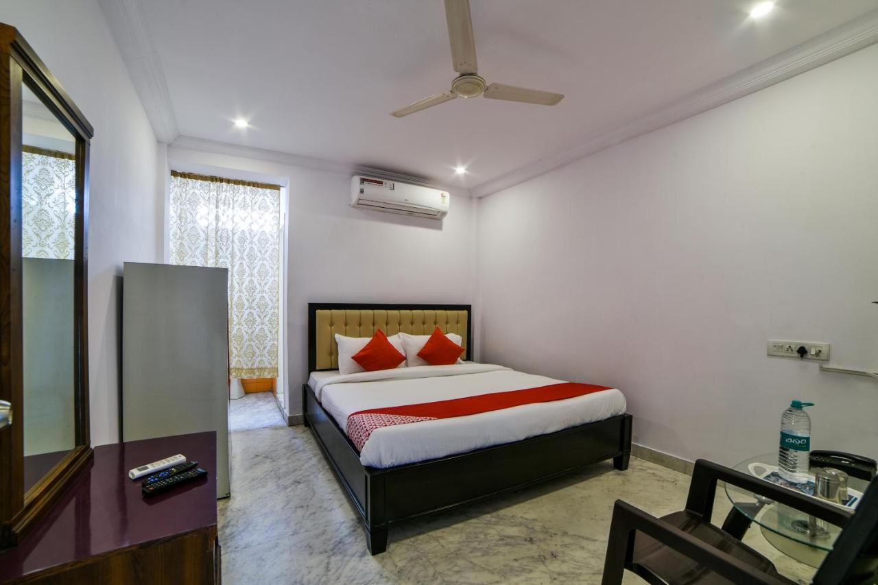 Hotel Oyo 13251 Three Castles Deluxe