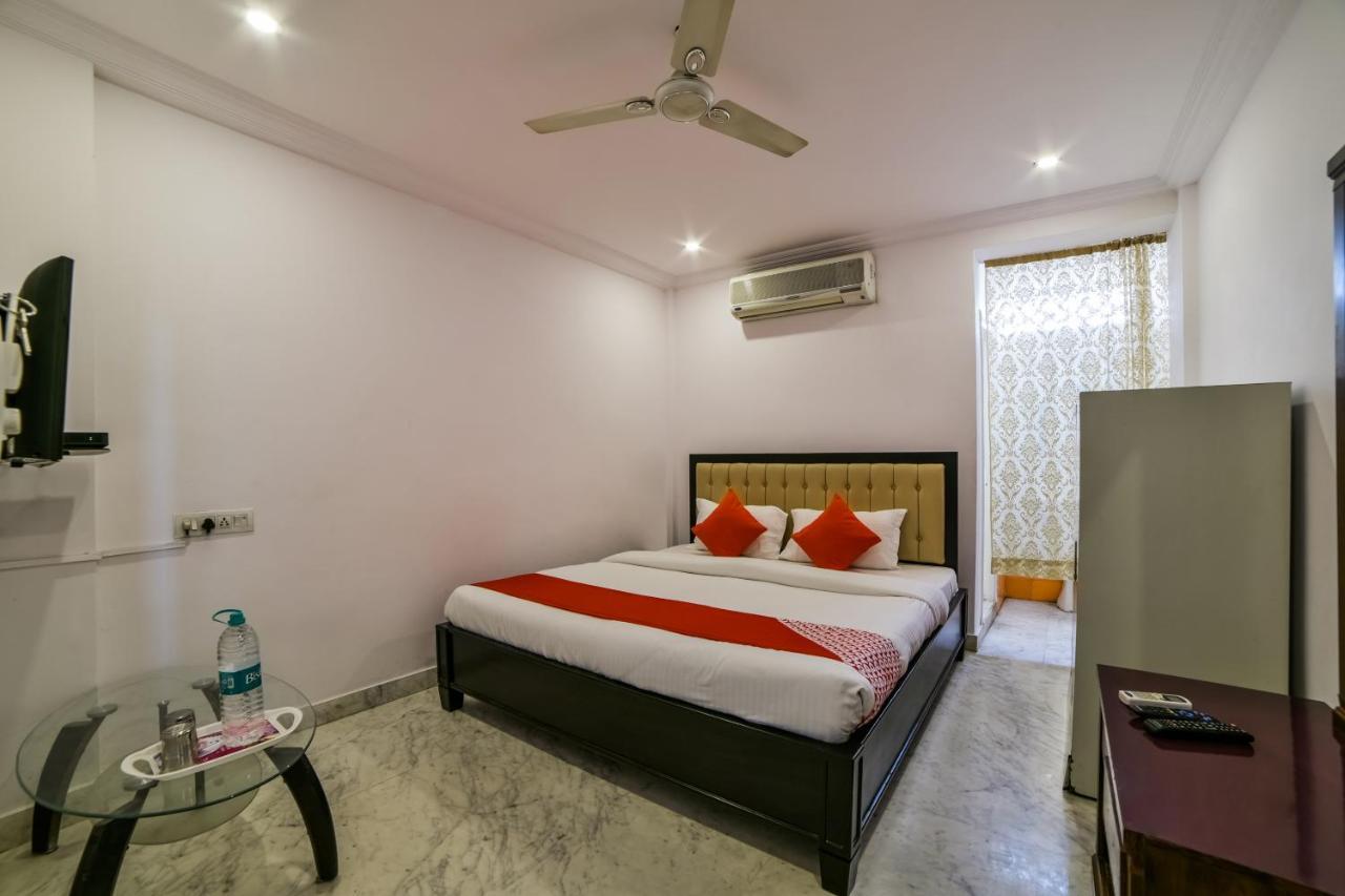Hotel Oyo 13251 Three Castles Deluxe 3*