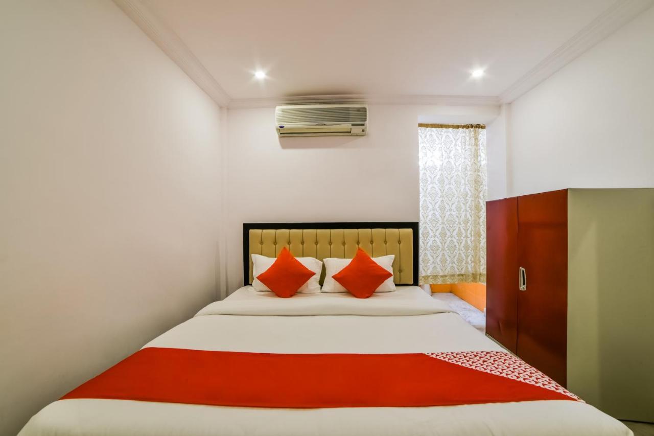 Oyo 13251 Three Castles Deluxe 3* Hyderabad