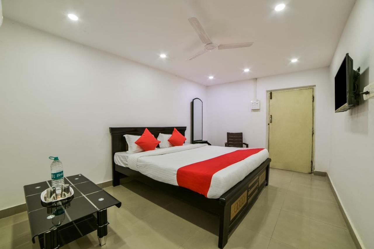 Hotel Oyo 13251 Three Castles Deluxe Hyderabad