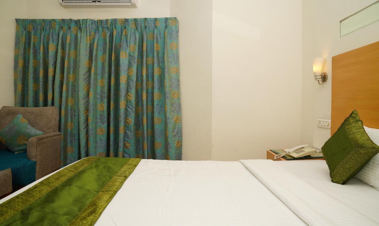 Oyster Suites 3*