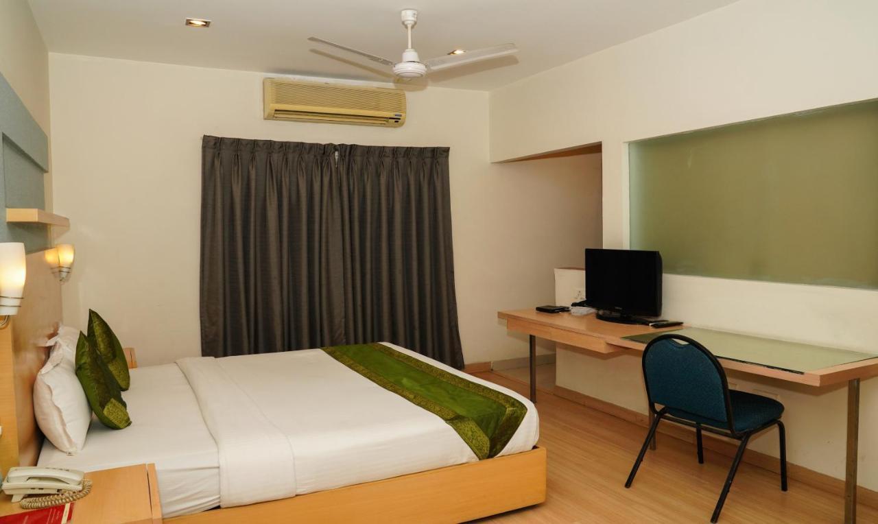 Hotel Oyster Suites Hyderabad