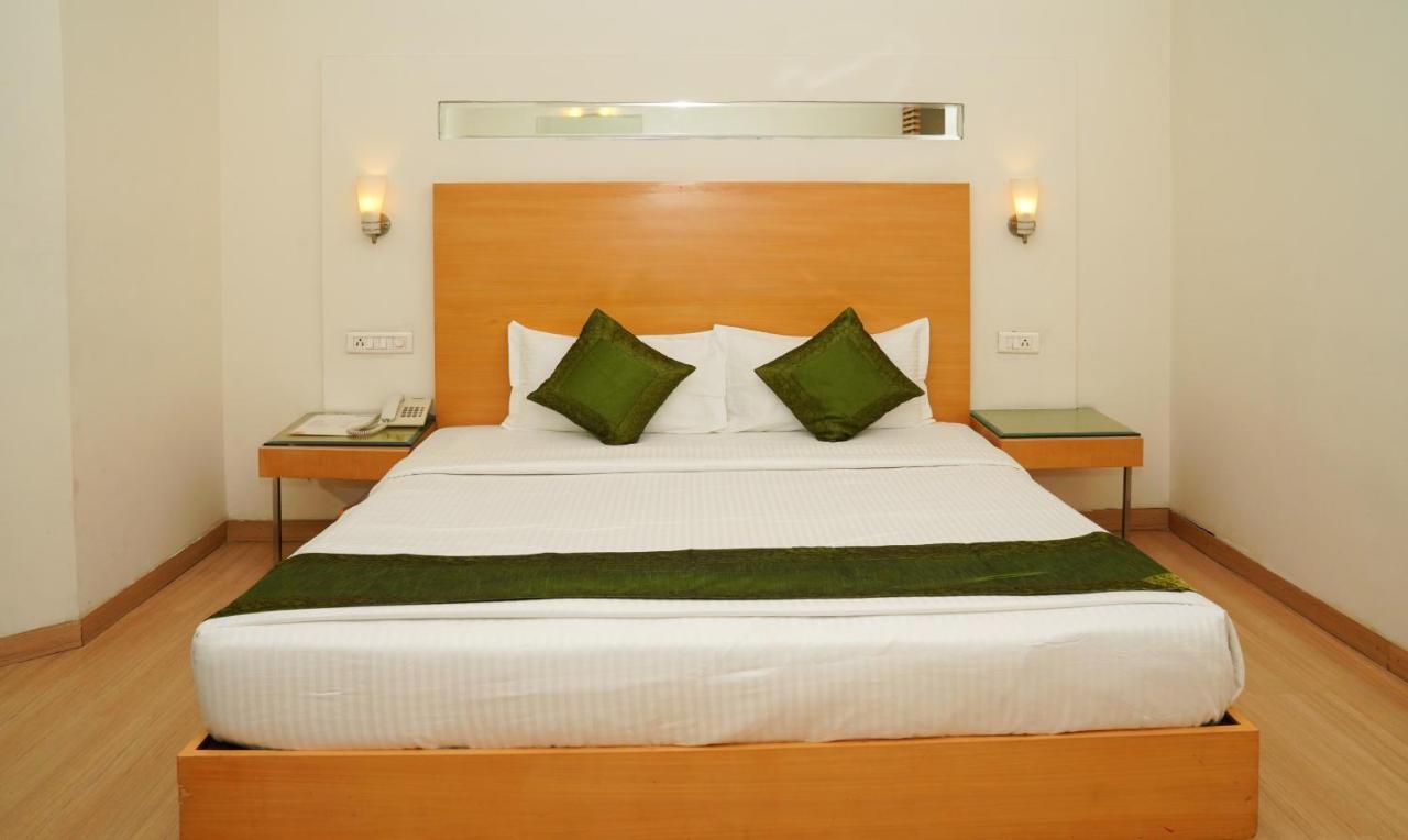 Hotel Oyster Suites Hyderabad