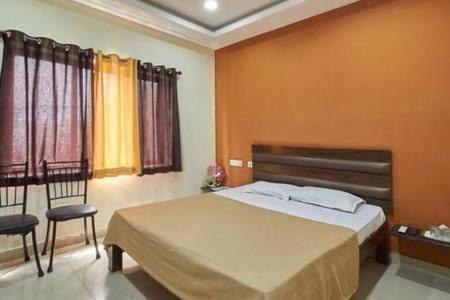 Oyo 18431 Celestee Grand Hotel 2*
