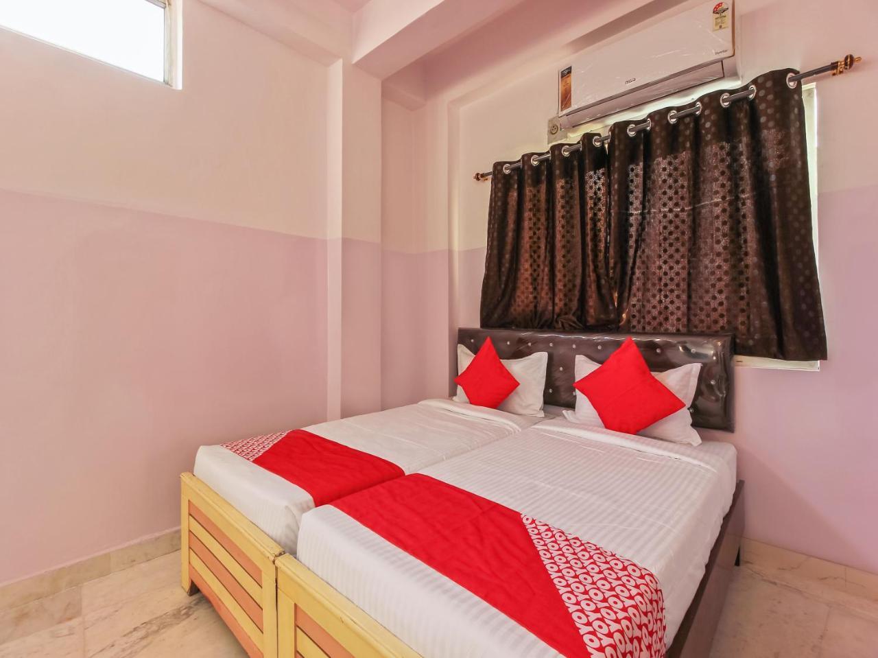 Oyo 22085 Raj Banjara White House Hyderabad
