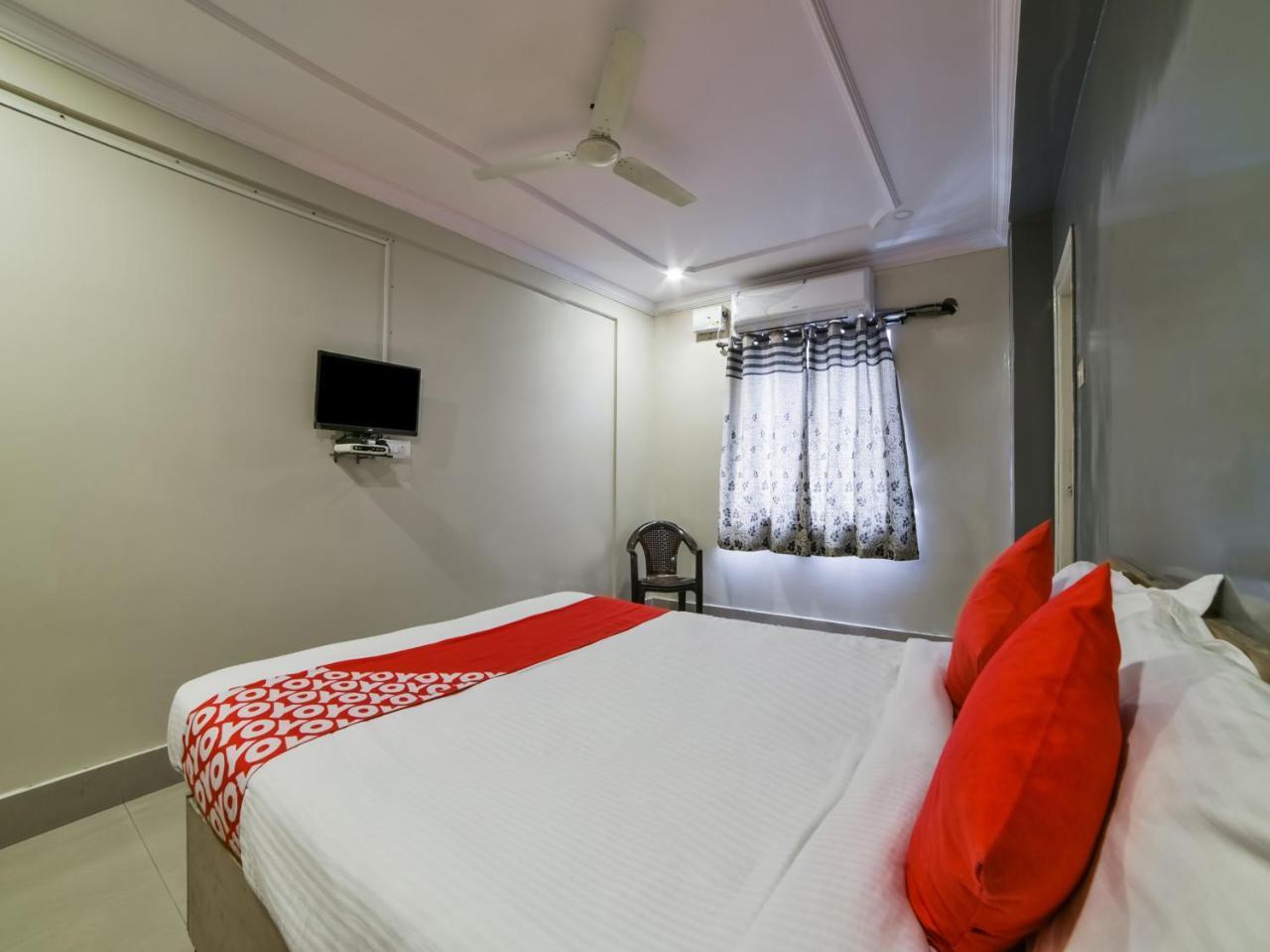 Oyo 15752 Kbr Residency