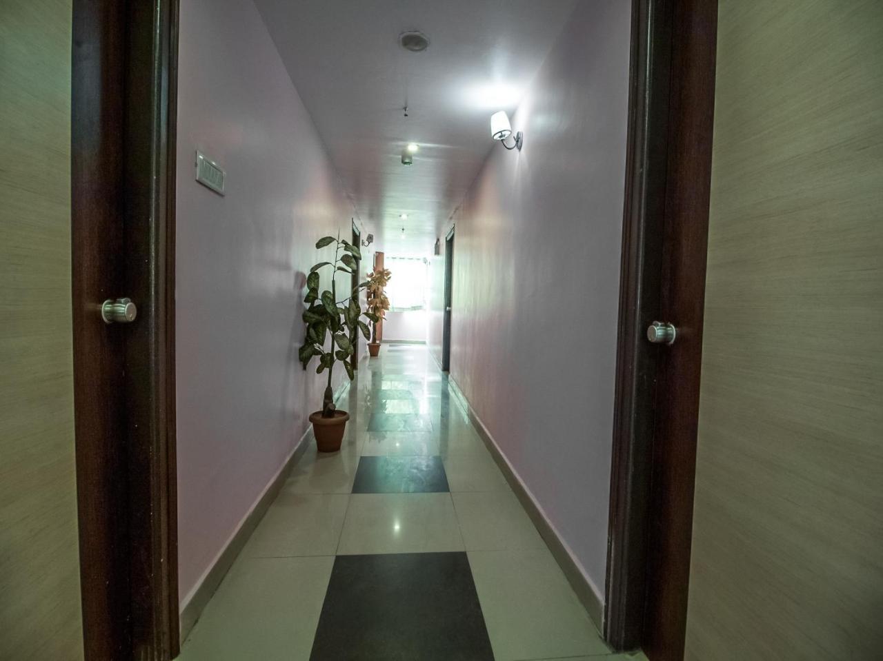 Oyo 11966 Grand Euro Park Hotel