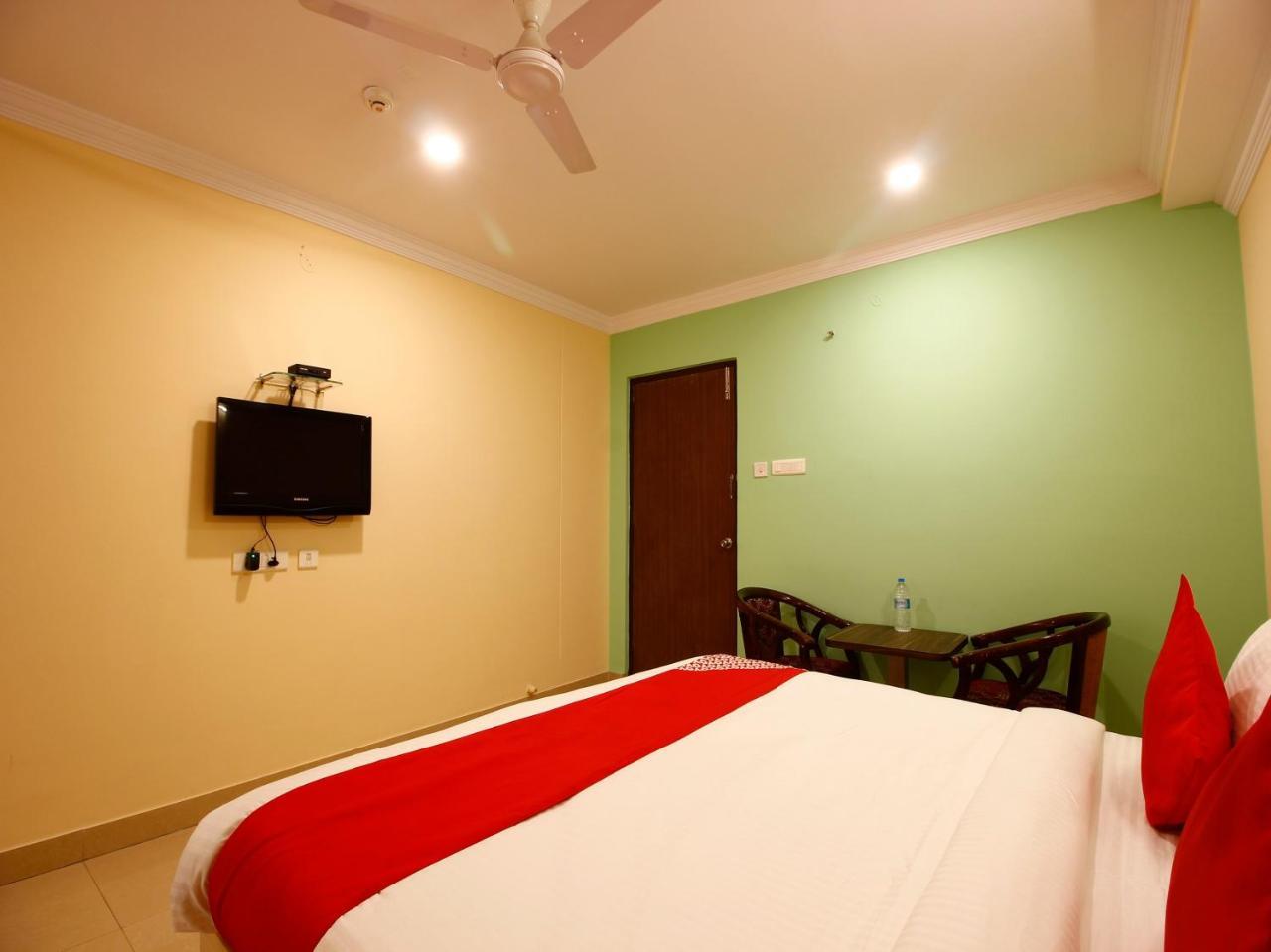 Hotel Oyo 14671 Sri Sai Regency
