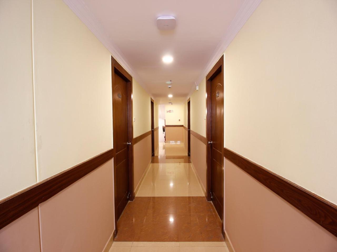 Hotel Oyo 14671 Sri Sai Regency