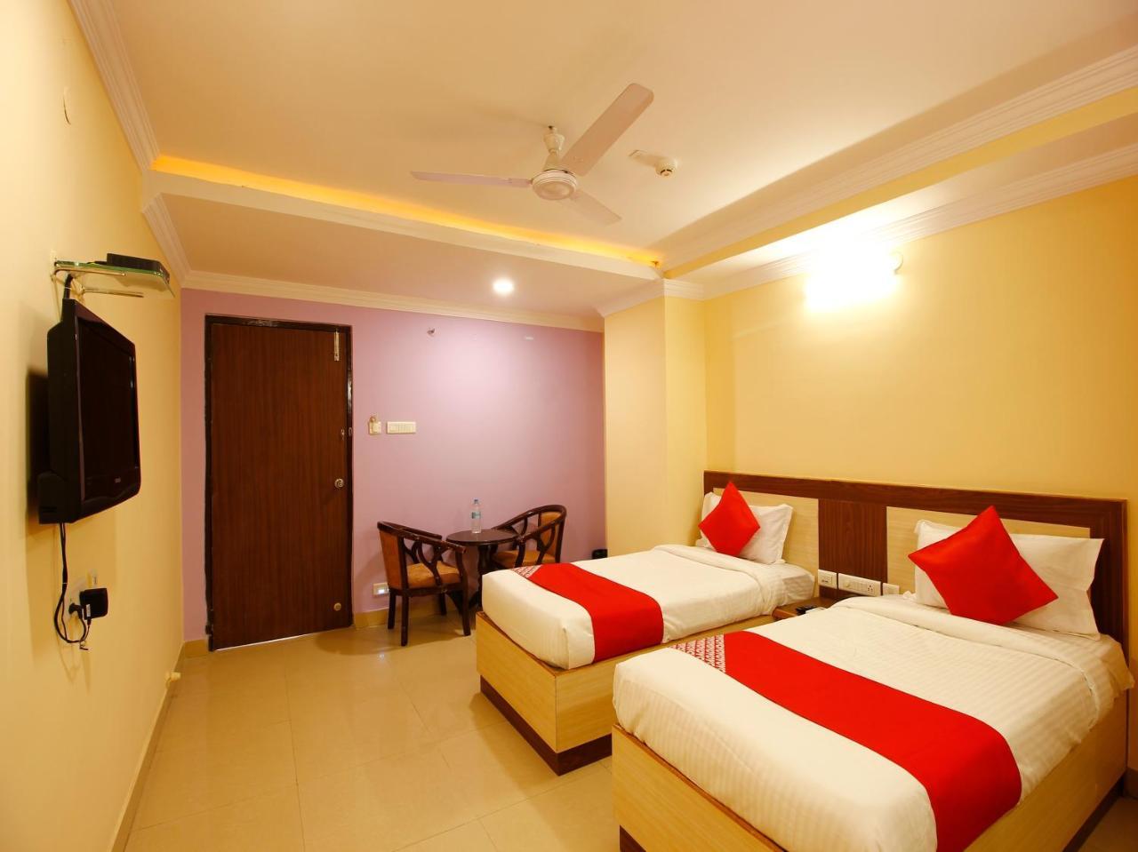 Hotel Oyo 14671 Sri Sai Regency
