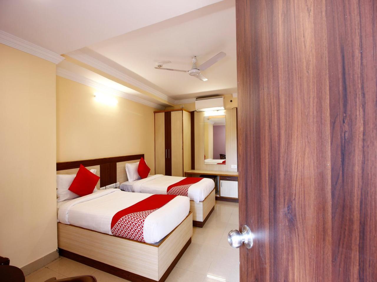 Oyo 14671 Sri Sai Regency 2*